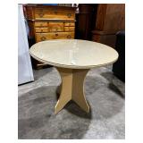 ROUND ACCENT TABLE, PARTICLE BOARD CONSTRUCTION,