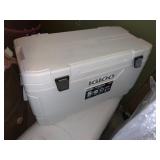 IGLOO MARINE ELITE LATITUDE 100 QT CHEST COOLER,