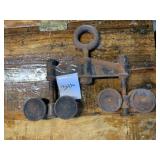 VTG CAST IRON BARN DOOR HANGER, DOUBLE WHEEL