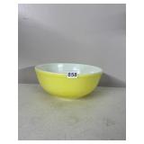 PYREX MIXING BOWL, YELLOW GLASS, ROUND FORM.