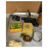 PLASTIC TOY PISTOLS, PET HORNY TOAD NOVELTY IN