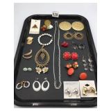 ASSORTED COSTUME JEWELRY, INCLUDES EARRINGS,
