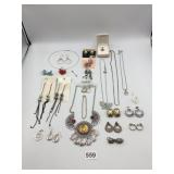 ASSORTED JEWELRY GROUPING, INCLUDES REMBRANDT