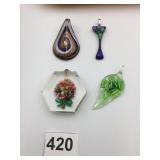 ASSORTED ART GLASS PENDANTS, INCLUDES SWIRLED