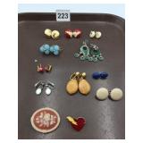 ASSORTED COSTUME JEWELRY GROUPING, INCLUDES