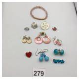 ASSORTED COSTUME JEWELRY, INCLUDES BEADED STRETCH