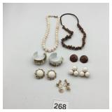 ASSORTED COSTUME JEWELRY, INCLUDES BEADED