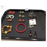 ASSORTED COSTUME JEWELRY GROUPING, INCLUDES