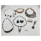 ASSORTED COSTUME JEWELRY, INCLUDES BEADED