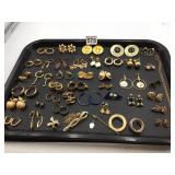 ASSORTED EARRINGS, BROOCHES, PINS, INCLUDES
