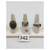 ASSORTED RINGS, INCLUDES OVAL BLACK STONE PAVï¿½