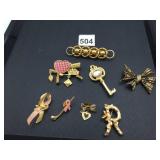 ASSORTED COSTUME JEWELRY BROOCHES, INCLUDES BOW,