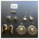 ASSORTED COSTUME JEWELRY, INCLUDES FILIGREE DISC