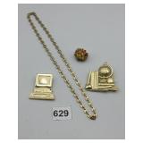ASSORTED JEWELRY GROUPING INCLUDES GOLD-TONE LINK