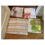 ASSORTED TABLE LINENS, FLORAL PRINTS, FRINGED