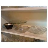 TOWLE SILVER-PLATE BOWL, PRESSED GLASS CAKE