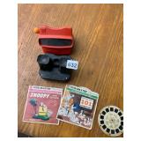 GAF VIEW-MASTER STEREOSCOPE, RED AND BLACK