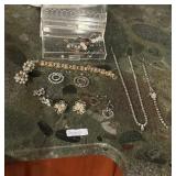 COSTUME JEWELRY ASSORTMENT, FAUX PEARL BRACELET,