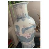 ASSORTED DECORATIVE ITEMS, INCLUDES PORCELAIN