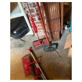 SWIVEL SWEEPER FLOOR CLEANERS, WOODEN FOLDING