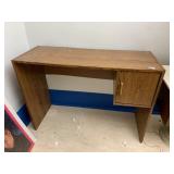 WOODEN DESK, SINGLE PEDESTAL W/ CABINET DOOR,
