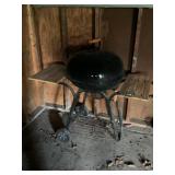 CHARCOAL GRILL, KETTLE STYLE, DUAL WOOD SIDE