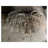METAL GARDEN EDGING, ARCHED DESIGN, WIRE