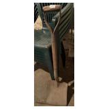 WOOD HANDLE SHOVEL, METAL BLADE, D-GRIP.