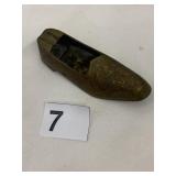 BRASS SHOE-FORM ASHTRAY, ENGRAVED FLORAL