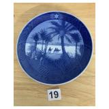ROYAL COPENHAGEN PORCELAIN PLATE, 1972 OSTERLAND