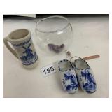 DELFTS BLUE HAND PAINTED CERAMIC CLOGS, MINIATURE
