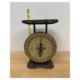 DELOUX FAMILY SCALE, CAST IRON CONSTRUCTION,
