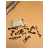 ASSORTED METAL KEYS, INCLUDES SKELETON KEYS,