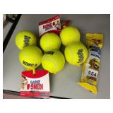 KONG SQUEAKAIR TENNIS BALLS, LARGE, PEDIGREE