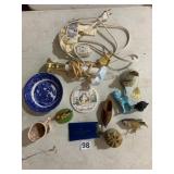 ASSORTED DECORATIVE ITEMS, INCLUDES ROYAL VENTON