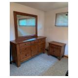 BROYHILL ATTIC HEIRLOOMS DRESSER W/ MIRROR AND