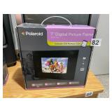 POLAROID 7 INCH DIGITAL PICTURE FRAME, MODEL