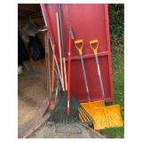 ASSORTED GARDEN TOOLS, INCLUDES TRUE TEMPER SNOW
