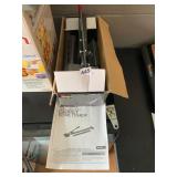 FINCH & MCLAY ADJUSTABLE CARPET STRETCHER, MODEL