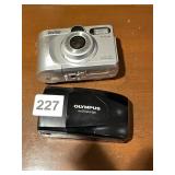 VIVITAR VIVICAM 2.1 MEGAPIXEL DIGITAL CAMERA,