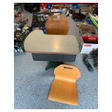 BARGEN STAFUT SCHOOL DESK, WOOD LAMINATE TOP,