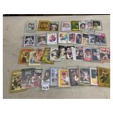 ASSORTED BASEBALL AND FOOTBALL TRADING CARDS,