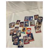 TOPPS BASEBALL CARDS, ASSORTED PLAYERS, INCLUDES