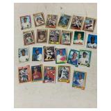 TOPPS BASEBALL CARDS, ASSORTED PLAYERS, INCLUDES