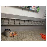 ALUMINUM EXTENSION LADDER, METAL CONSTRUCTION,