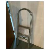 FOLDING STEP STOOL, ALUMINUM CONSTRUCTION,
