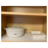MOUNT CLEMENS POTTERY, OVEN-TO-TABLE CASSEROLE