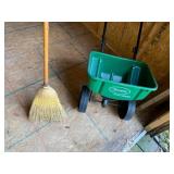 SCOTTS SPEEDYGREEN 1000 BROADCAST SPREADER,