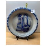 GUDREYS POTTERY STONEWARE PLATE, BLUE SPONGE RIM,