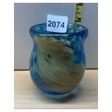 ART GLASS VASE, HAND-BLOWN, SWIRLED BLUE AND